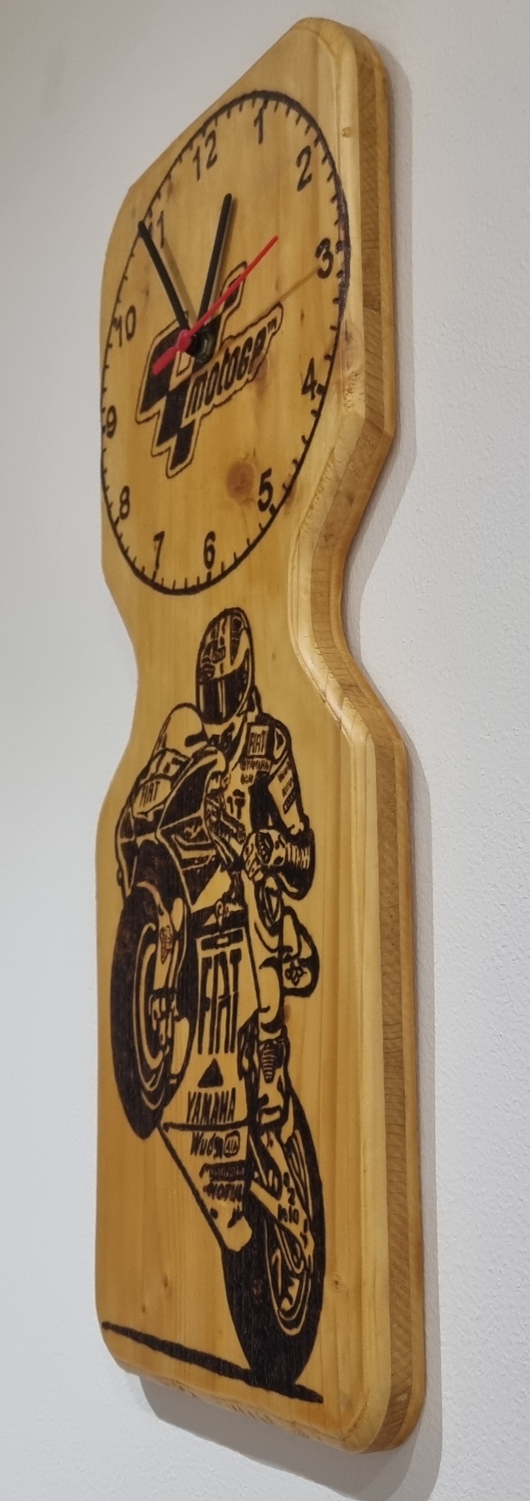 Cuadro con Reloj Moto GP en Madera Natural, Diseños Únicos!