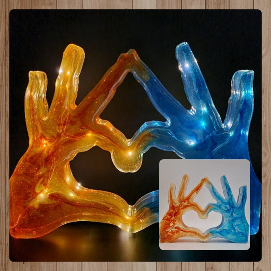 Escultura de Manos Unidas Creando un Corazón y con Luz, Diseños Únicos!