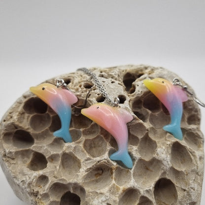 Plata de Ley Pendientes y/o Collar Delfín de la Suerte Rosa