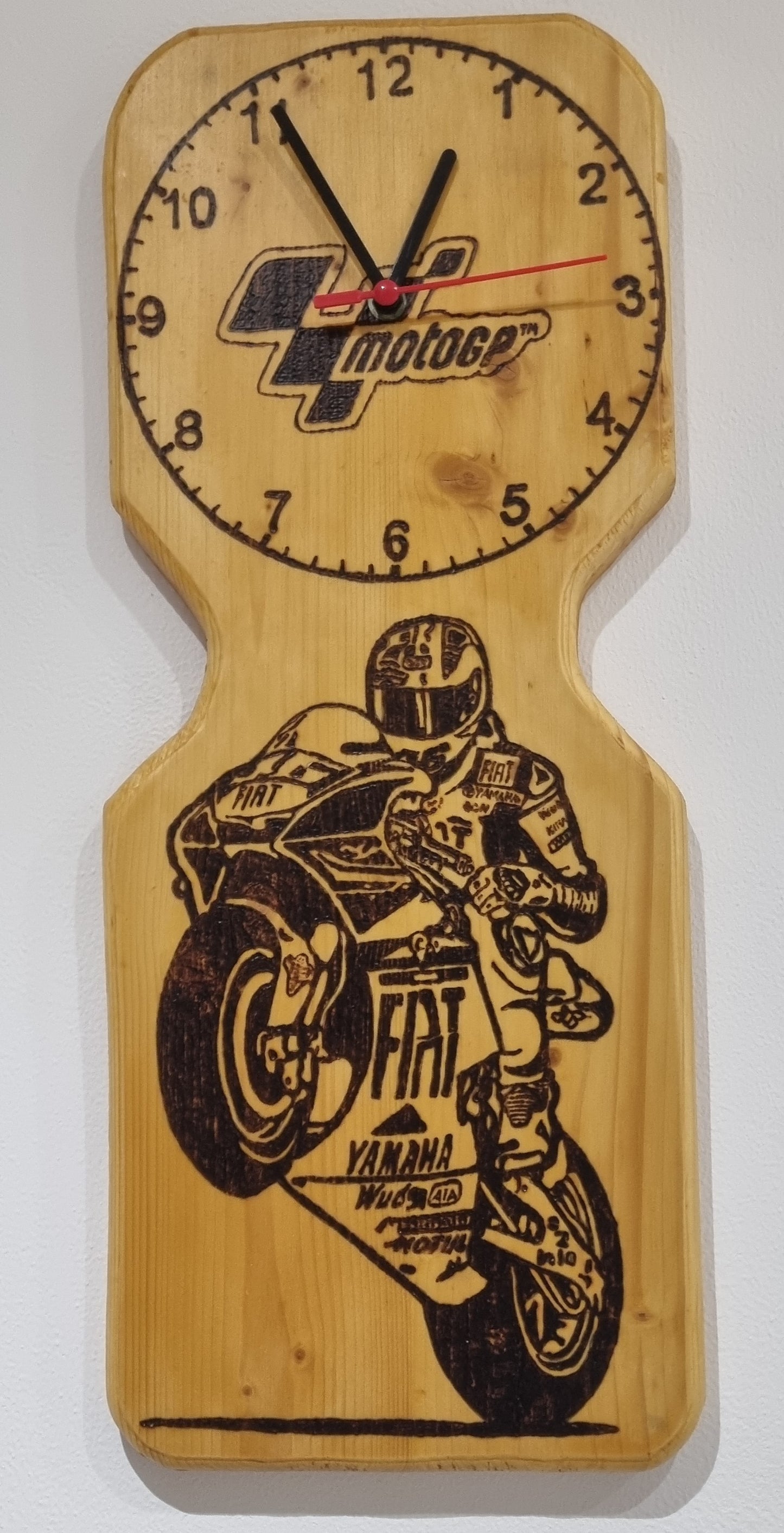 Cuadro con Reloj Moto GP en Madera Natural, Diseños Únicos!