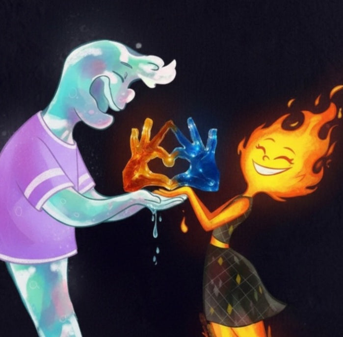 Escultura de Manos Unidas Creando un Corazón y con Luz, Diseños Únicos!